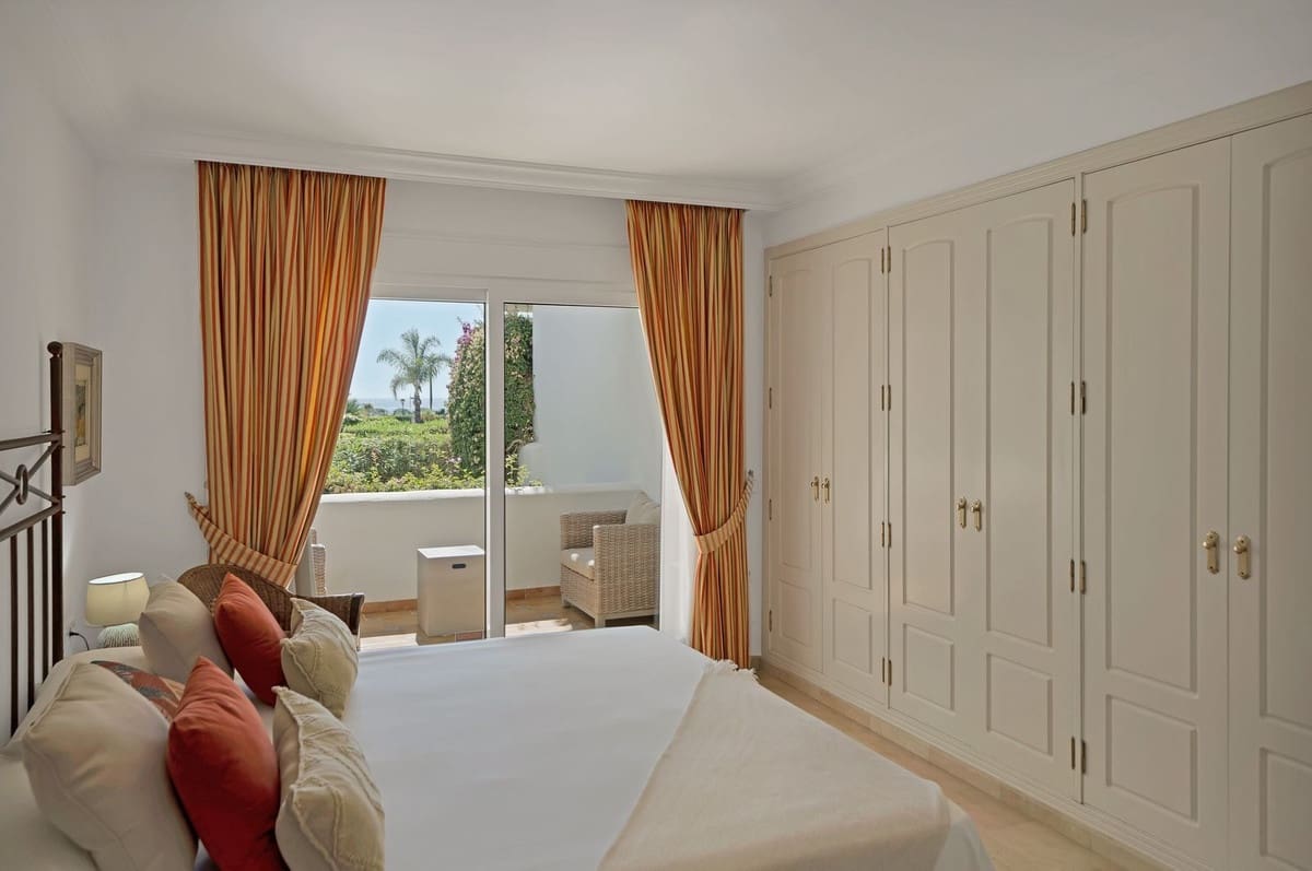 3 bedroom Apartment for sale in Rio Real with pool garage - € 1,750,000 (Ref: 10121937)