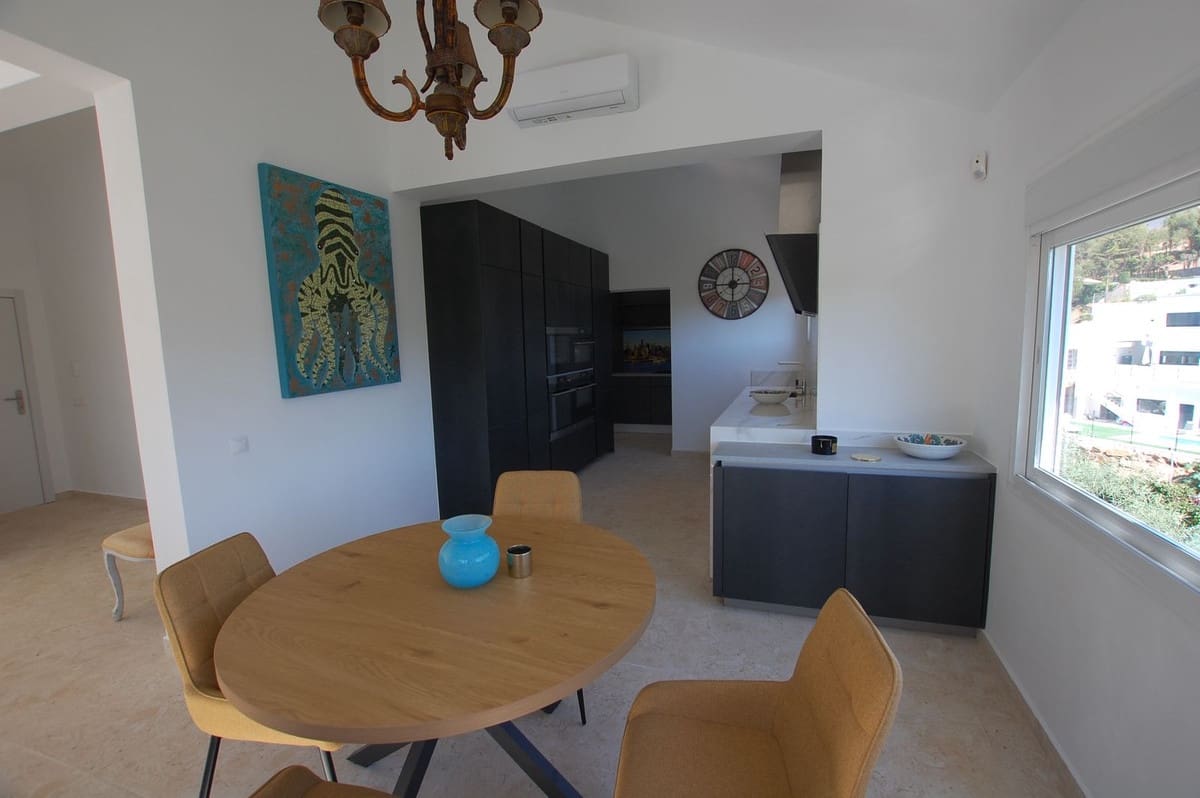 5 soverom Villa til salgs i Mijas med svømmebasseng garasje - € 960 000 (Ref: 10121938)