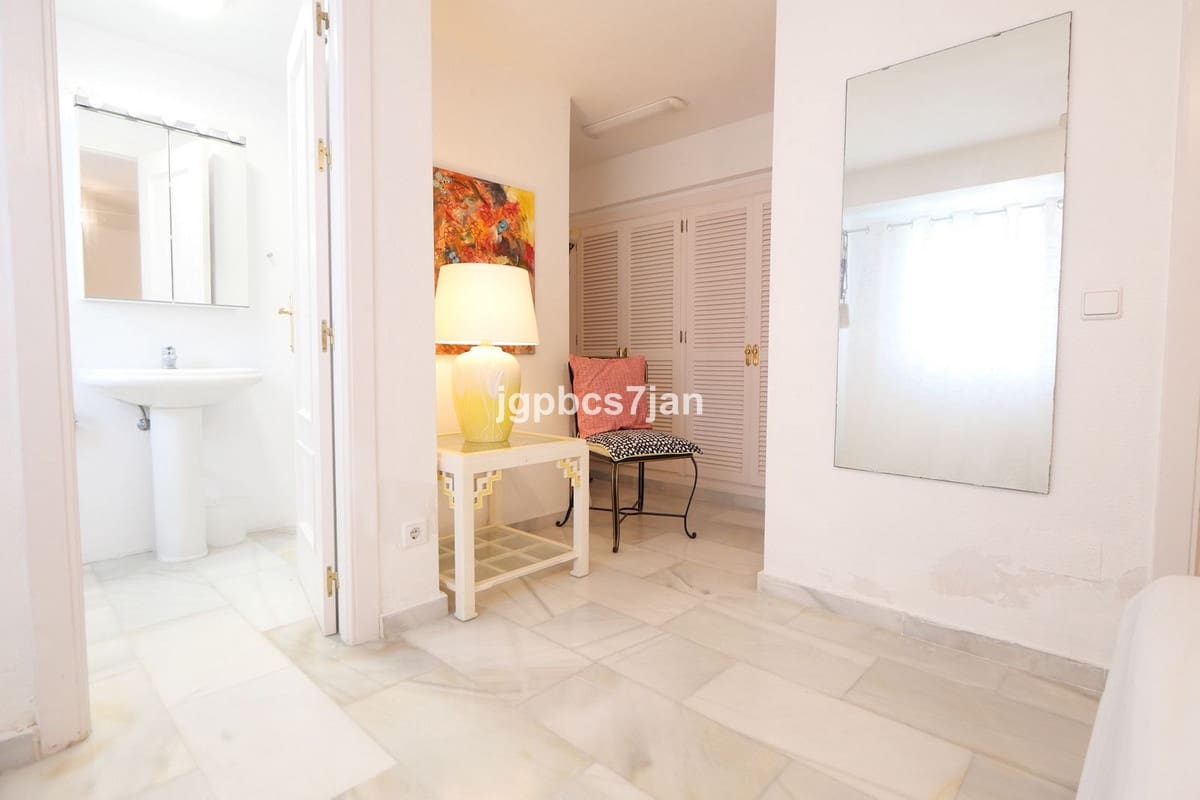 Casa de 3 habitaciones en Cabopino en venta con piscina garaje - 839.000 € (Ref: 10121948)