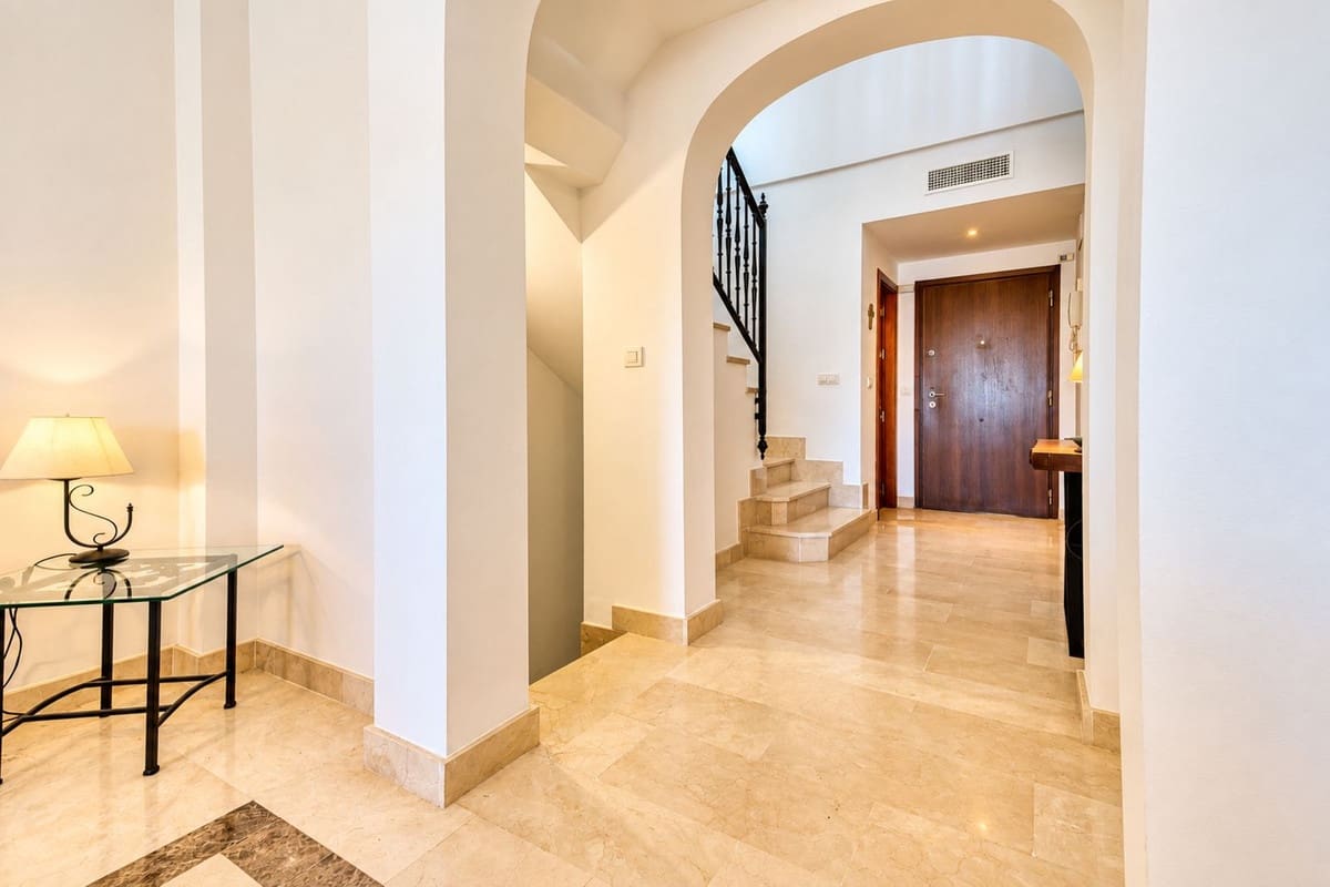 3 chambre Maison de Ville à vendre à Estepona avec piscine garage - 465 000 € (Ref: 10121969)