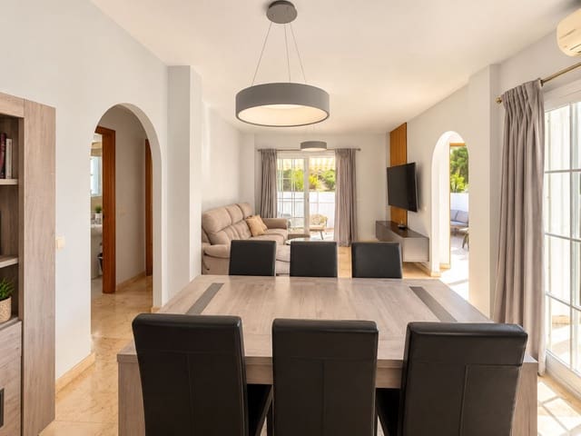 3 makuuhuone Huvila myytävänä paikassa El Faro de Calaburra - Chaparral, Mijas mukana uima-altaan 
autotalli - 514 000 € (Ref: 10121972)