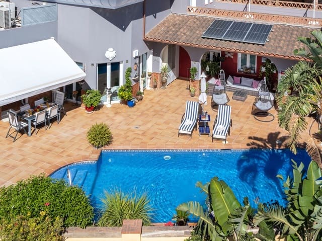 Chalet de 5 habitaciones en Hacienda Torrequebrada, Benalmádena en venta con piscina garaje - 1.450.000 € (Ref: 10121986)