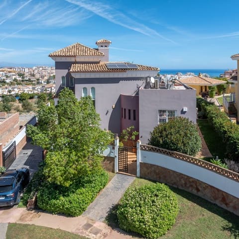 Chalet de 5 habitaciones en Hacienda Torrequebrada, Benalmádena en venta con piscina garaje - 1.450.000 € (Ref: 10121986)