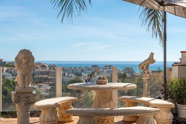Chalet de 5 habitaciones en Hacienda Torrequebrada, Benalmádena en venta con piscina garaje - 1.450.000 € (Ref: 10121986)