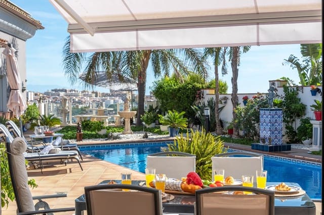 Chalet de 5 habitaciones en Hacienda Torrequebrada, Benalmádena en venta con piscina garaje - 1.450.000 € (Ref: 10121986)