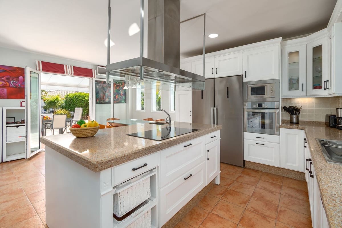 Chalet de 5 habitaciones en Benalmádena en venta con piscina garaje - 1.450.000 € (Ref: 10121986)
