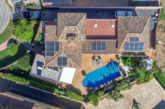 Chalet de 5 habitaciones en Hacienda Torrequebrada, Benalmádena en venta con piscina garaje - 1.450.000 € (Ref: 10121986)