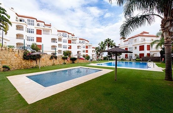 Apartamento de 3 habitaciones en Manilva en venta con piscina garaje - 435.000 € (Ref: 10121987)
