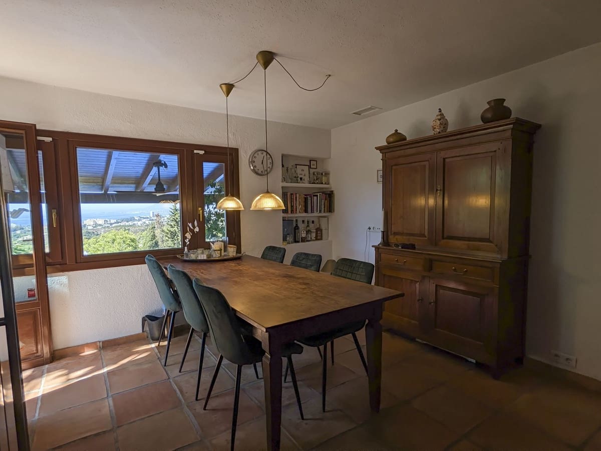 3 slaapkamer Villa te koop in Marbella met zwembad garage - € 1.595.000 (Ref: 10121988)