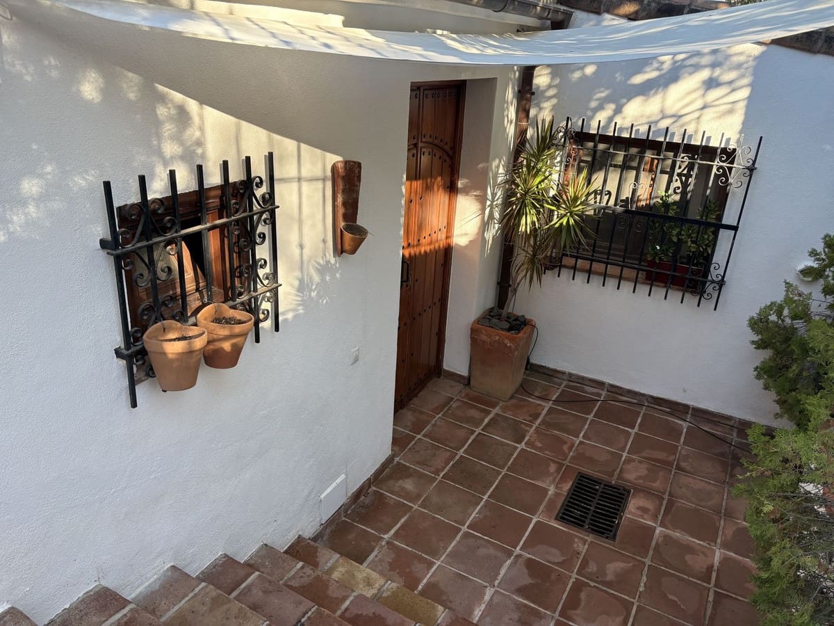 3 slaapkamer Villa te koop in Marbella met zwembad garage - € 1.595.000 (Ref: 10121988)