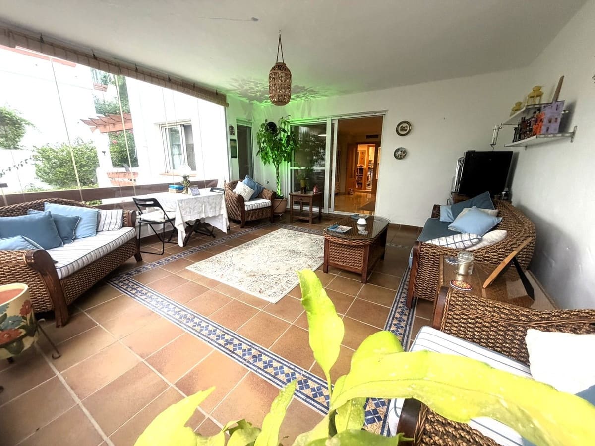 3 Zimmer Apartment zu verkaufen in Estepona mit Pool Garage - 445.000 € (Ref: 10121989)