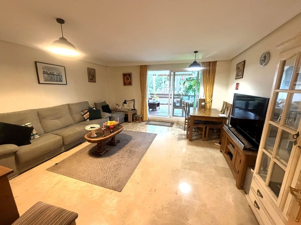 3 Zimmer Apartment zu verkaufen in Estepona mit Pool Garage - 445.000 € (Ref: 10121989)