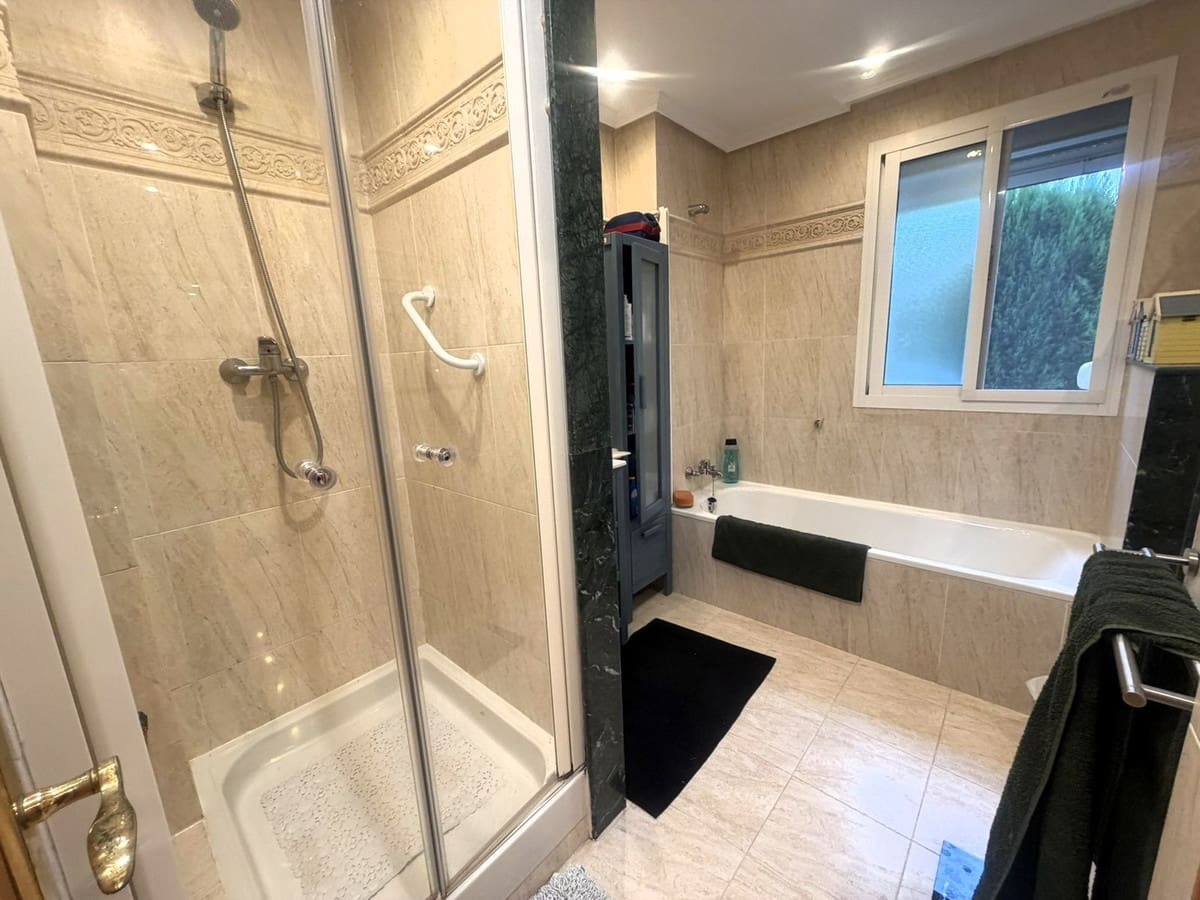 3 Zimmer Apartment zu verkaufen in Estepona mit Pool Garage - 445.000 € (Ref: 10121989)