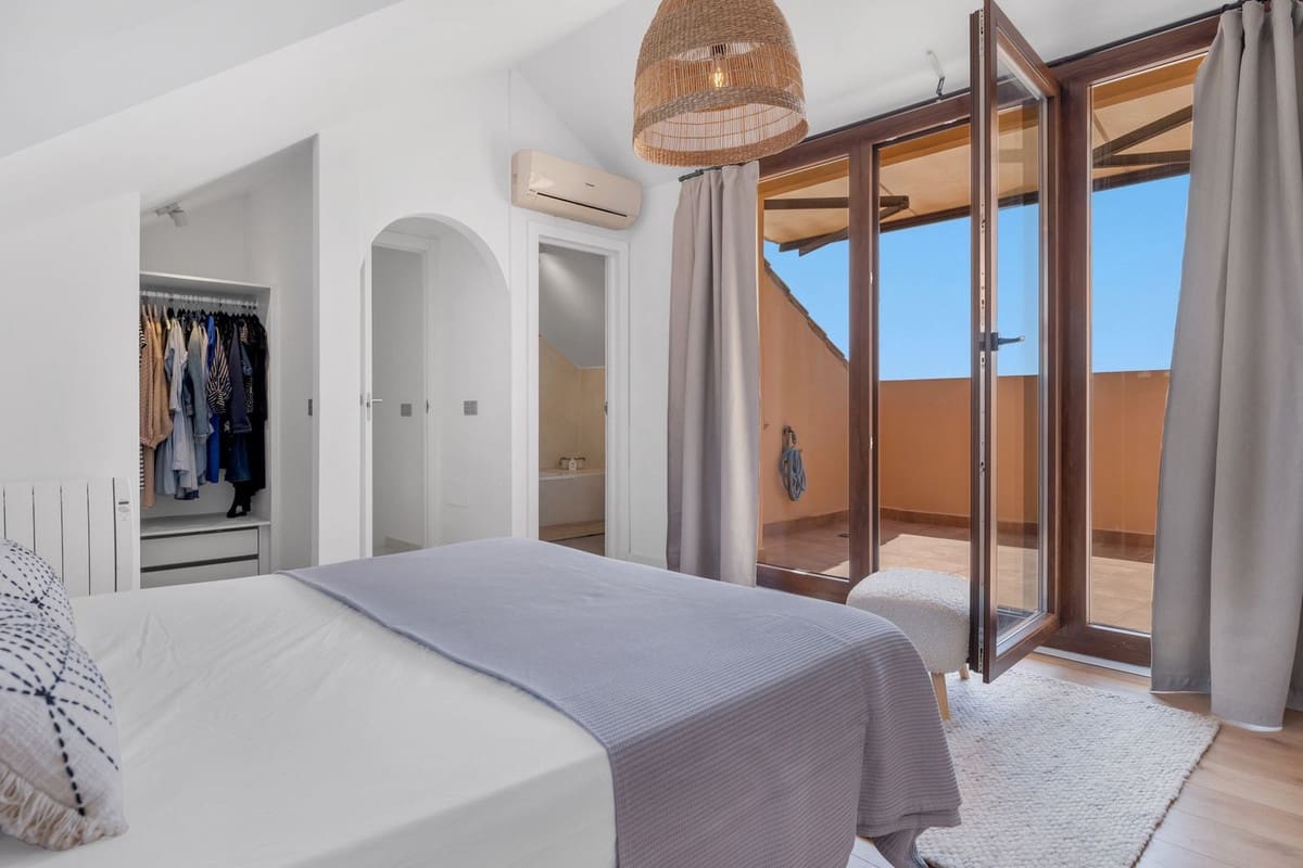 2 slaapkamer Appartement te koop in Benalmadena met zwembad garage - € 549.000 (Ref: 10121990)