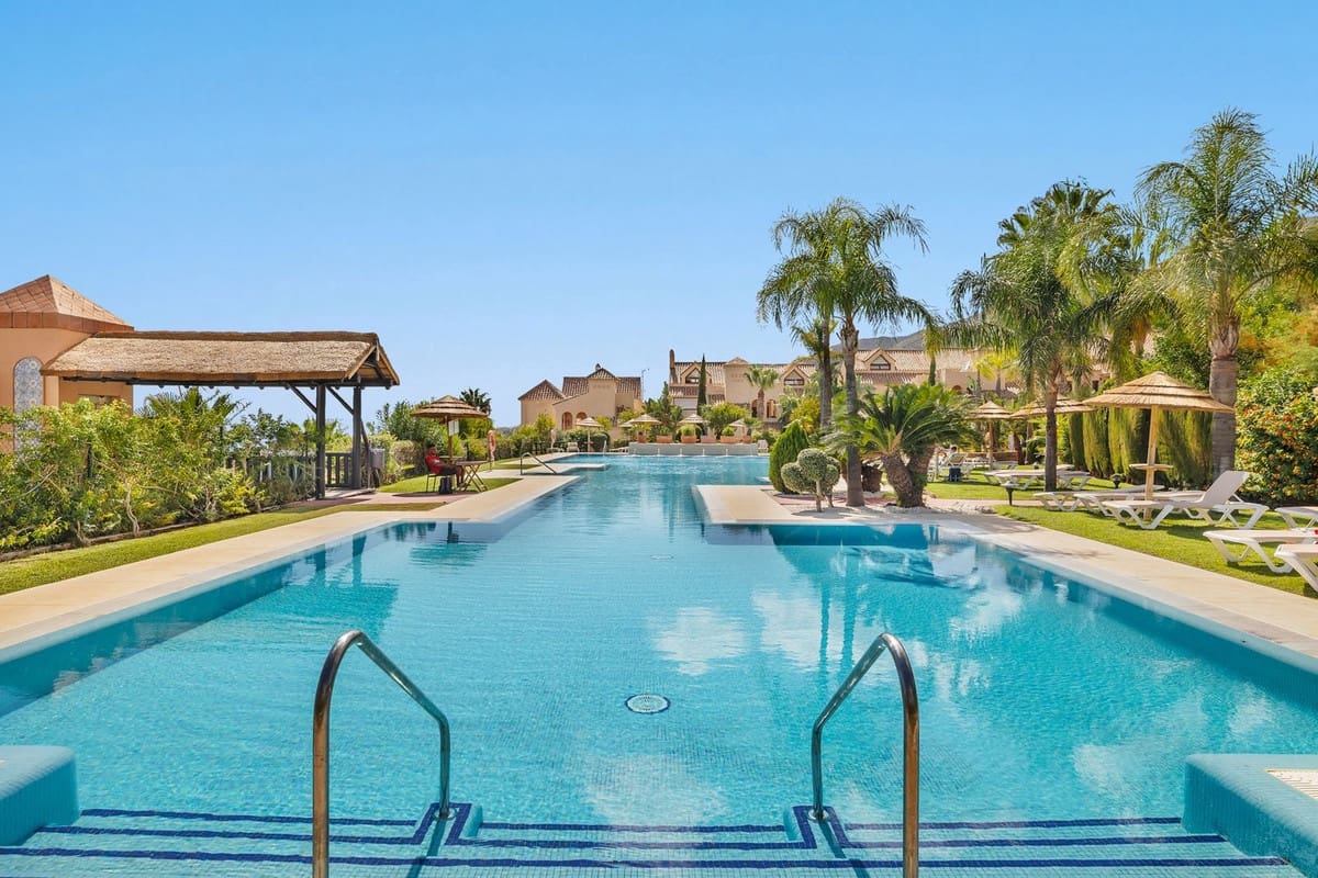 2 slaapkamer Appartement te koop in Benalmadena met zwembad garage - € 549.000 (Ref: 10121990)