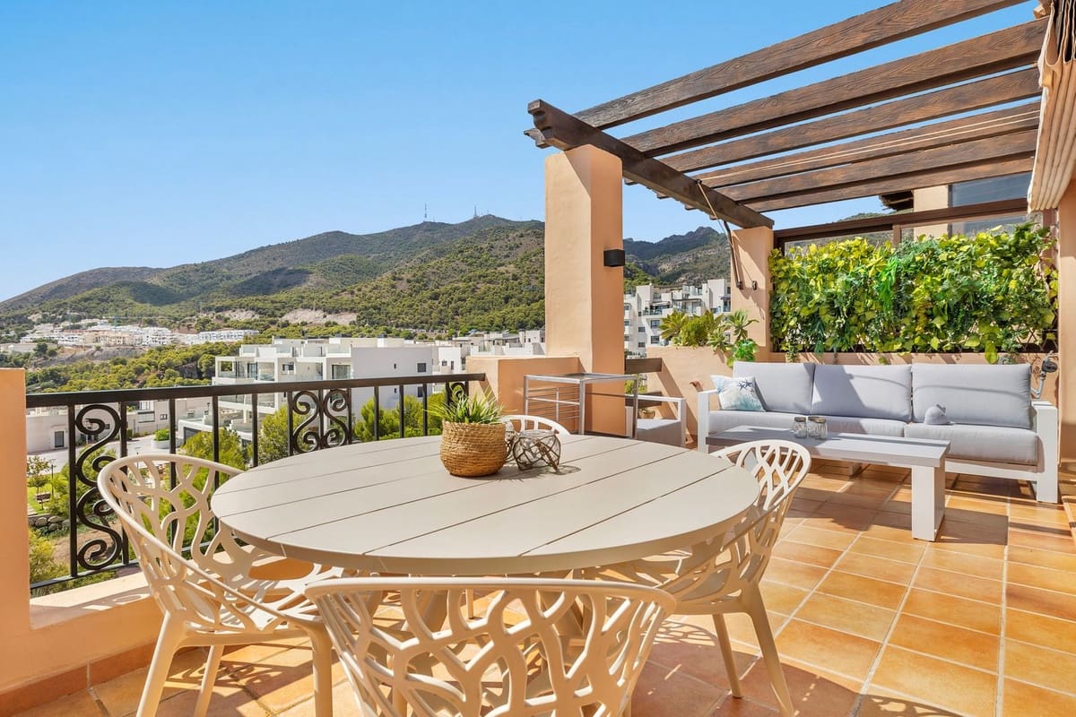 2 slaapkamer Appartement te koop in Benalmadena met zwembad garage - € 549.000 (Ref: 10121990)