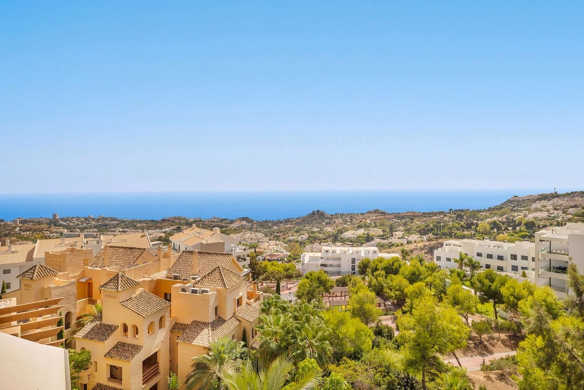 2 slaapkamer Appartement te koop in Benalmadena met zwembad garage - € 549.000 (Ref: 10121990)