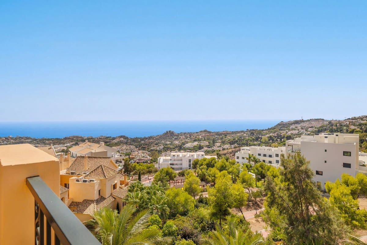 2 slaapkamer Appartement te koop in Benalmadena met zwembad garage - € 549.000 (Ref: 10121990)