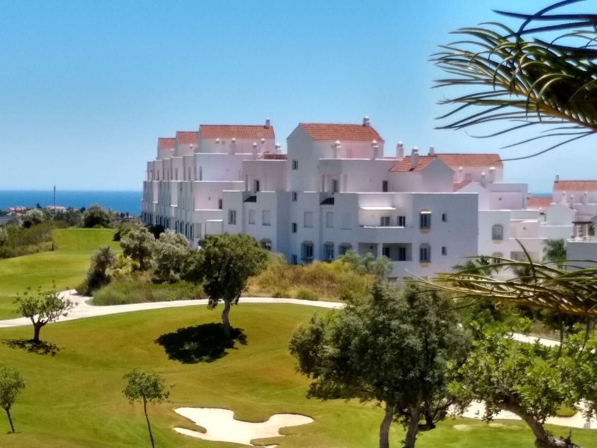 2 soverom Leilighet til salgs i Estepona med svømmebasseng garasje - € 350 000 (Ref: 10122004)