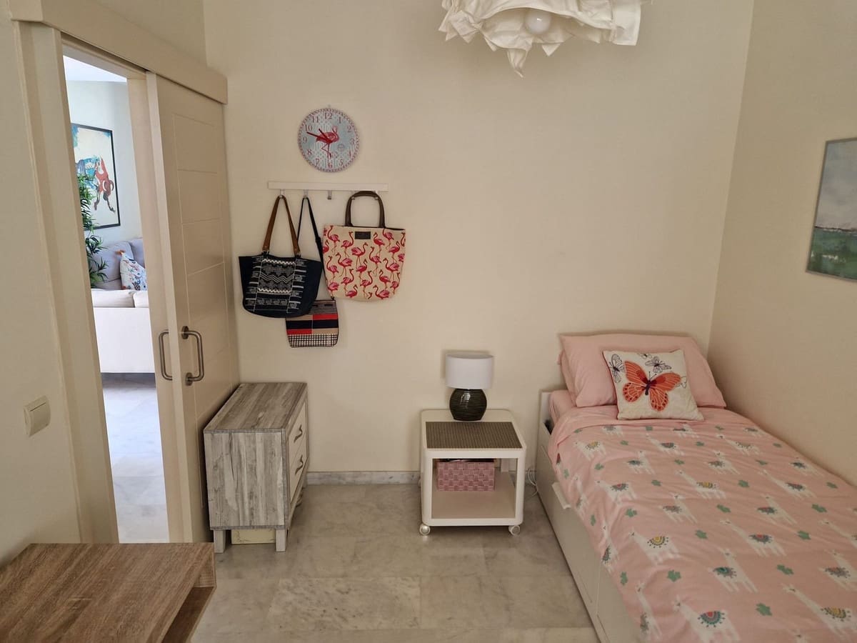 2 soverom Leilighet til salgs i Estepona med svømmebasseng garasje - € 350 000 (Ref: 10122004)