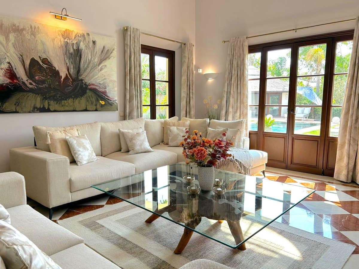 4 soveværelse Villa til salg i Estepona med swimmingpool garage - € 2.450.000 (Ref: 10122024)