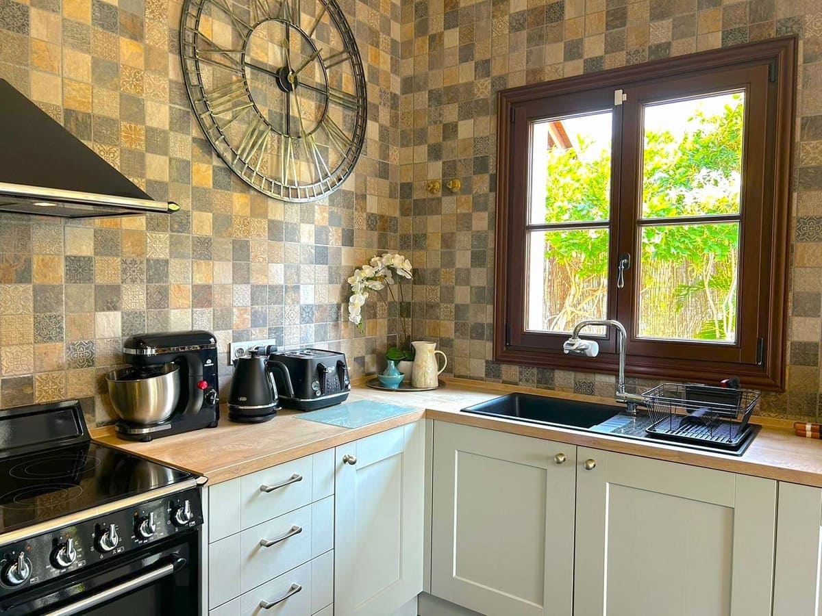 4 soveværelse Villa til salg i Estepona med swimmingpool garage - € 2.450.000 (Ref: 10122024)