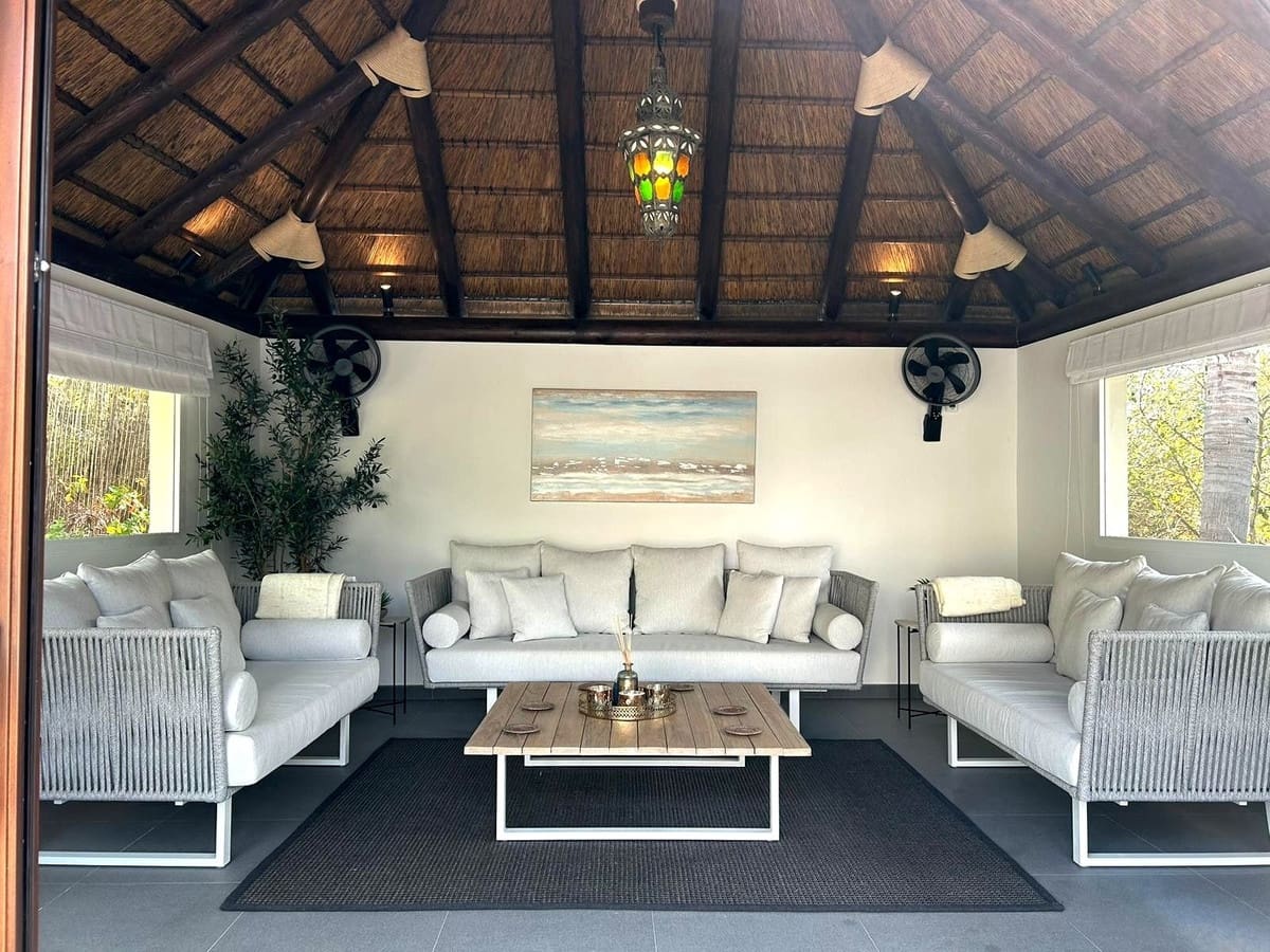 4 soveværelse Villa til salg i Estepona med swimmingpool garage - € 2.450.000 (Ref: 10122024)