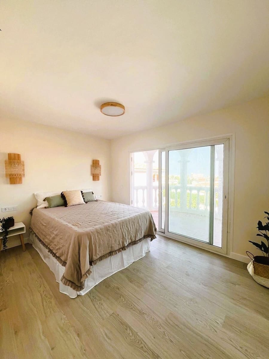 5 soverom Villa til salgs i Arroyo de la Miel med svømmebasseng - € 950 000 (Ref: 10122109)
