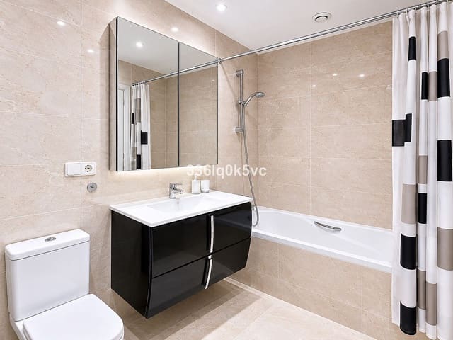 2 makuuhuone Huoneisto myytävänä paikassa Los Arqueros - Puerto del Almendro, Benahavís mukana uima-altaan 
autotalli - 440 000 € (Ref: 10122114)