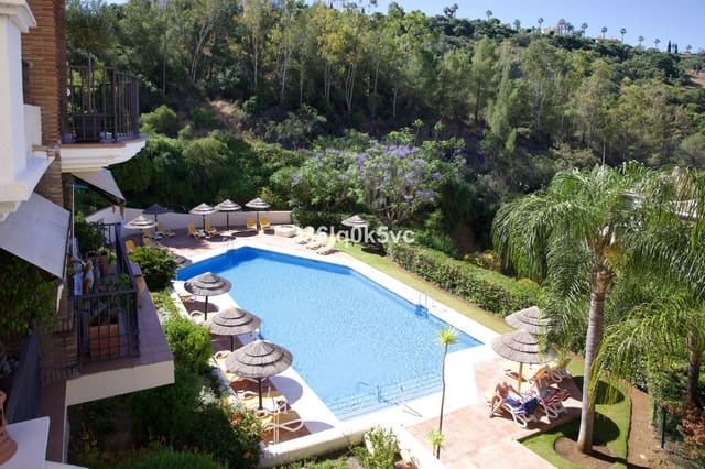 2 makuuhuone Huoneisto myytävänä paikassa Los Arqueros - Puerto del Almendro, Benahavís mukana uima-altaan 
autotalli - 440 000 € (Ref: 10122114)