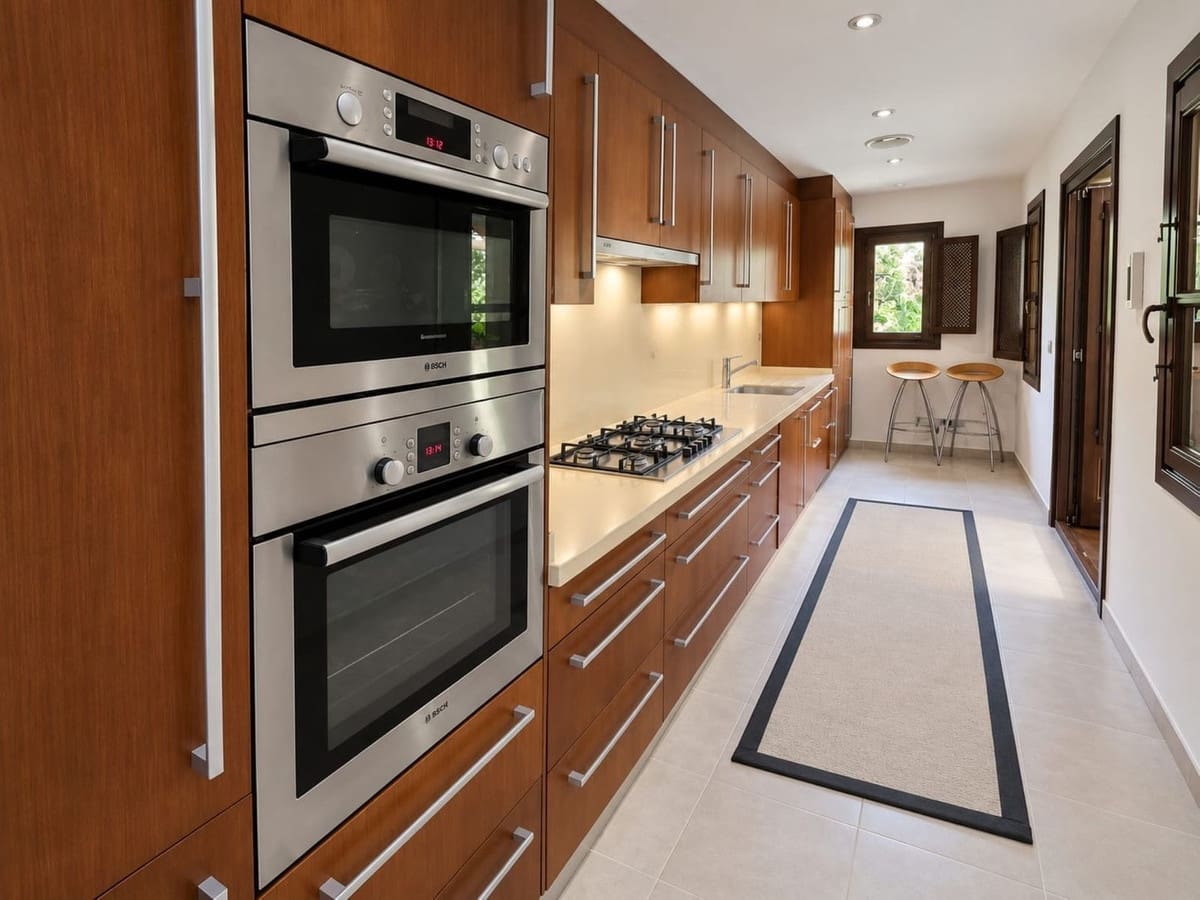 3 quarto Moradia para venda em Manilva com piscina - 900 000 € (Ref: 10122120)