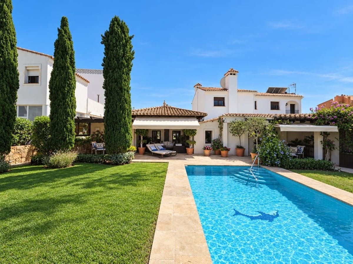 3 quarto Moradia para venda em Manilva com piscina - 900 000 € (Ref: 10122120)