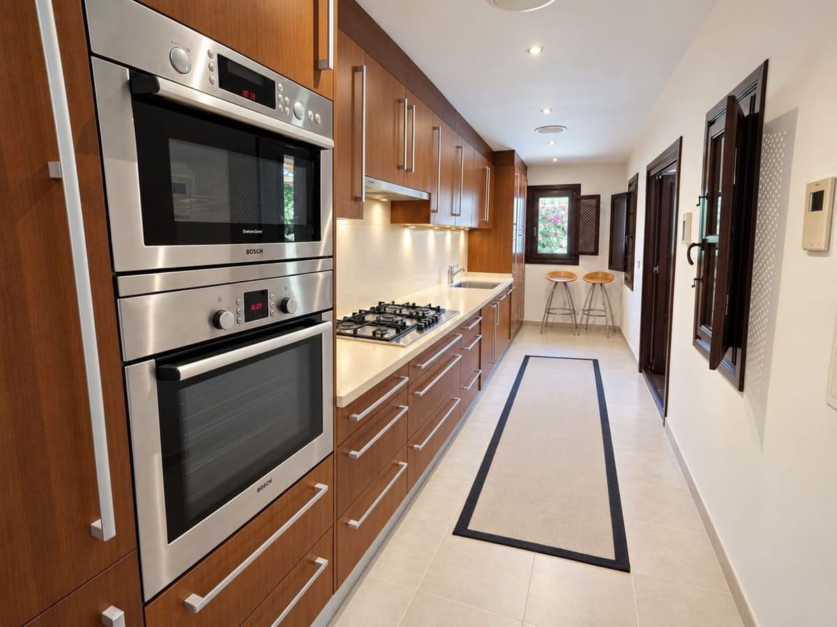 3 quarto Moradia para venda em Manilva com piscina - 900 000 € (Ref: 10122120)