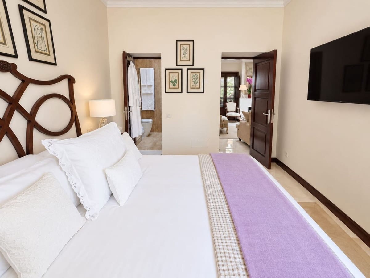 3 quarto Moradia para venda em Manilva com piscina - 900 000 € (Ref: 10122120)