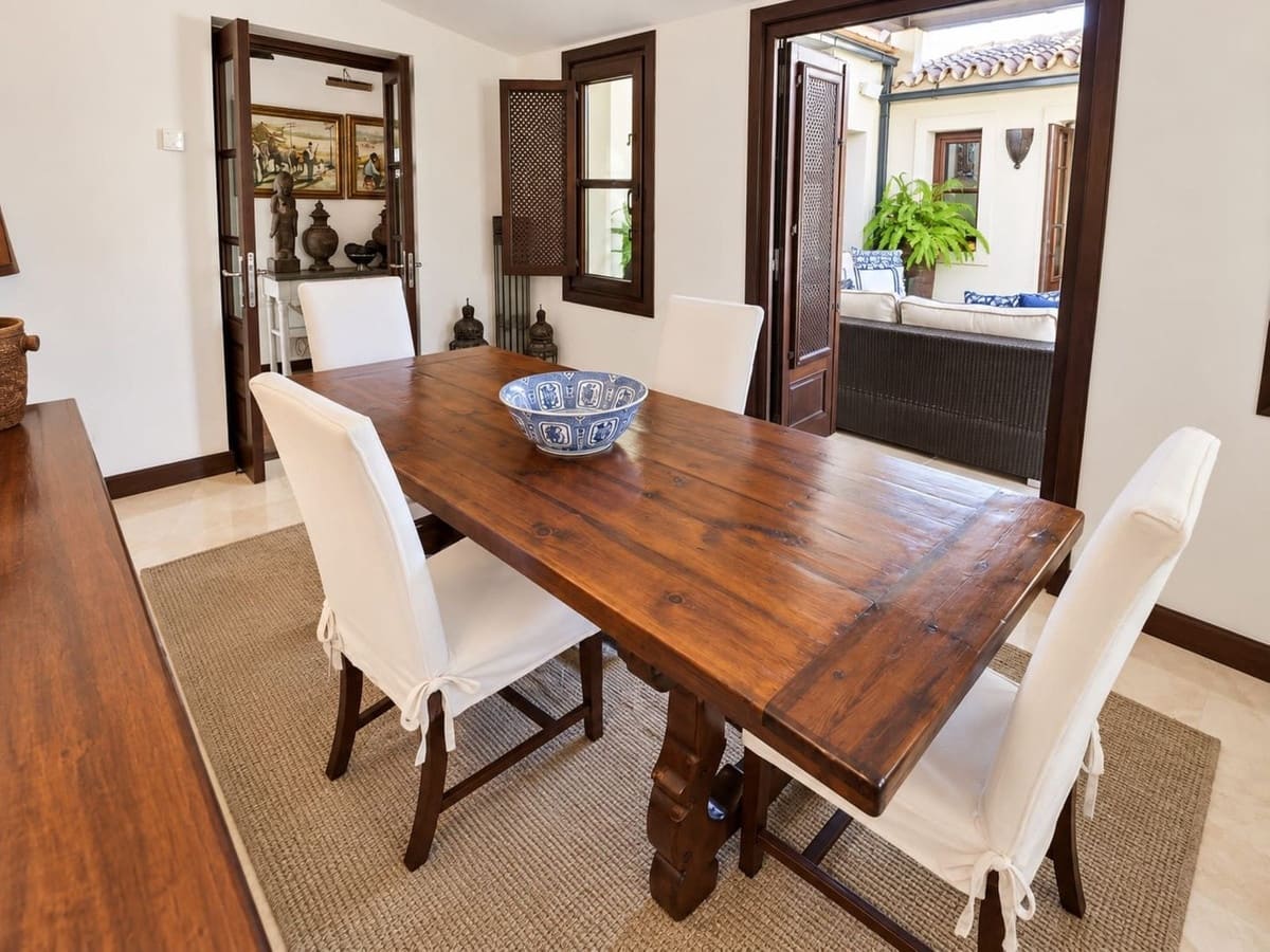 3 quarto Moradia para venda em Manilva com piscina - 900 000 € (Ref: 10122120)