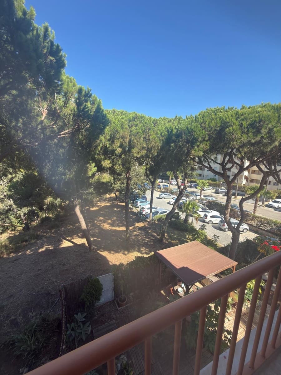 2 bedroom Apartment for sale in Calahonda with pool - € 295,000 (Ref: 10122127)
