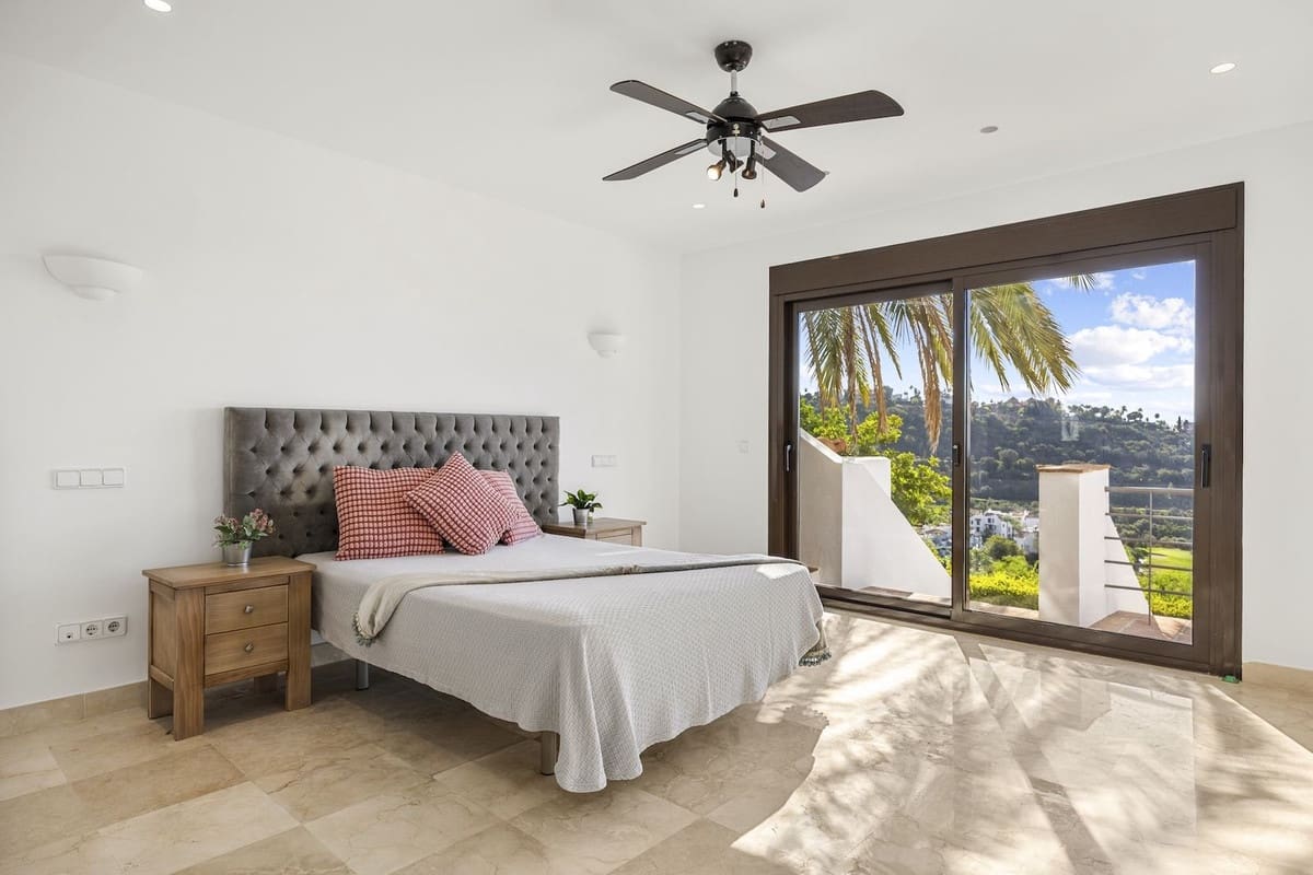 6 sovrum Villa till salu i Benahavis med pool garage - 2 300 000 € (Ref: 10122135)