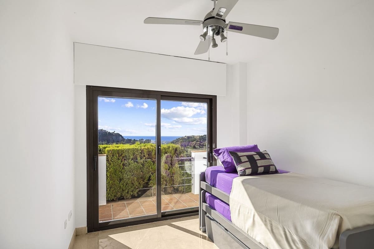 6 sovrum Villa till salu i Benahavis med pool garage - 2 300 000 € (Ref: 10122135)