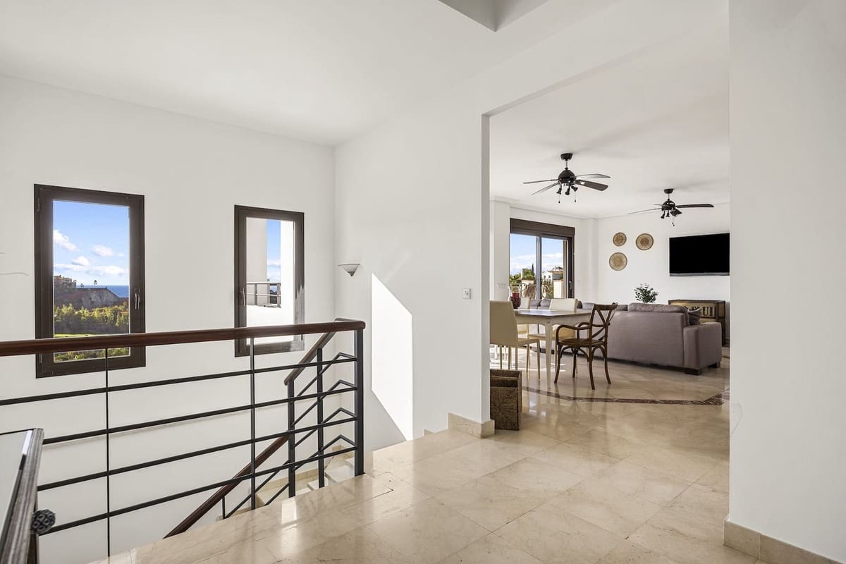6 sovrum Villa till salu i Benahavis med pool garage - 2 300 000 € (Ref: 10122135)
