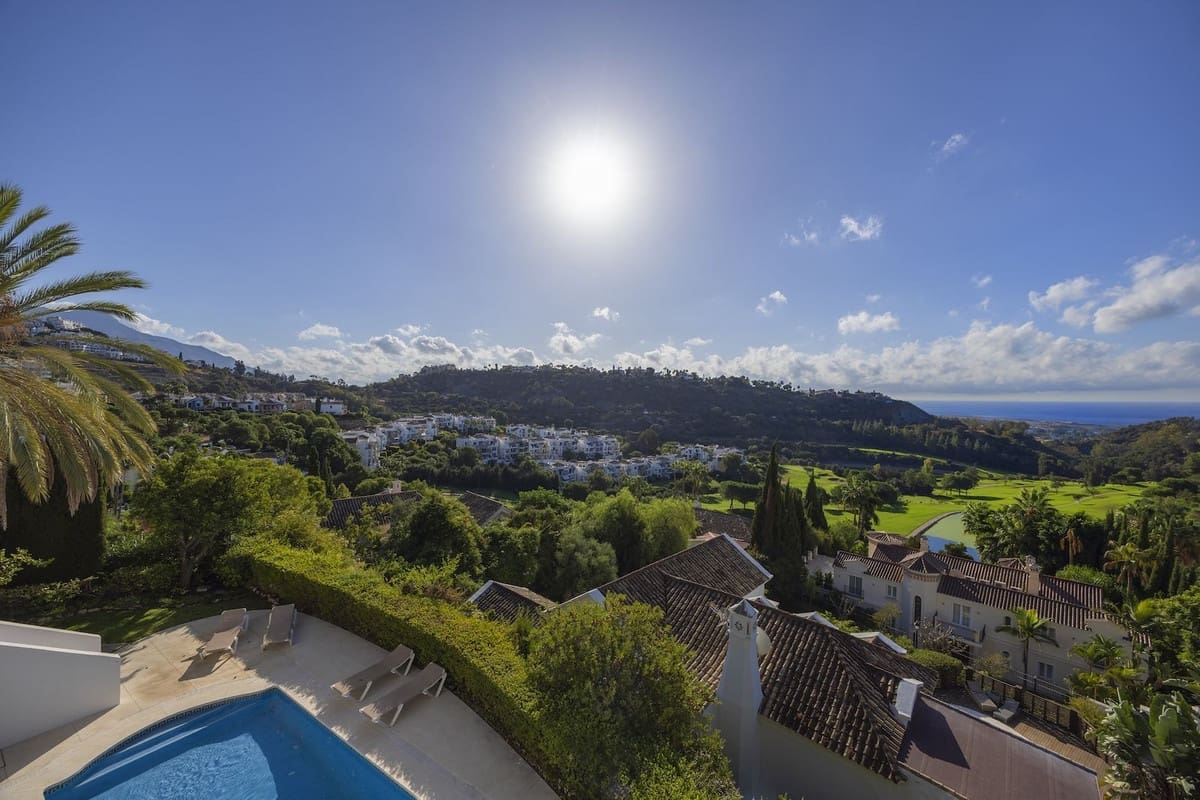 6 sovrum Villa till salu i Benahavis med pool garage - 2 300 000 € (Ref: 10122135)