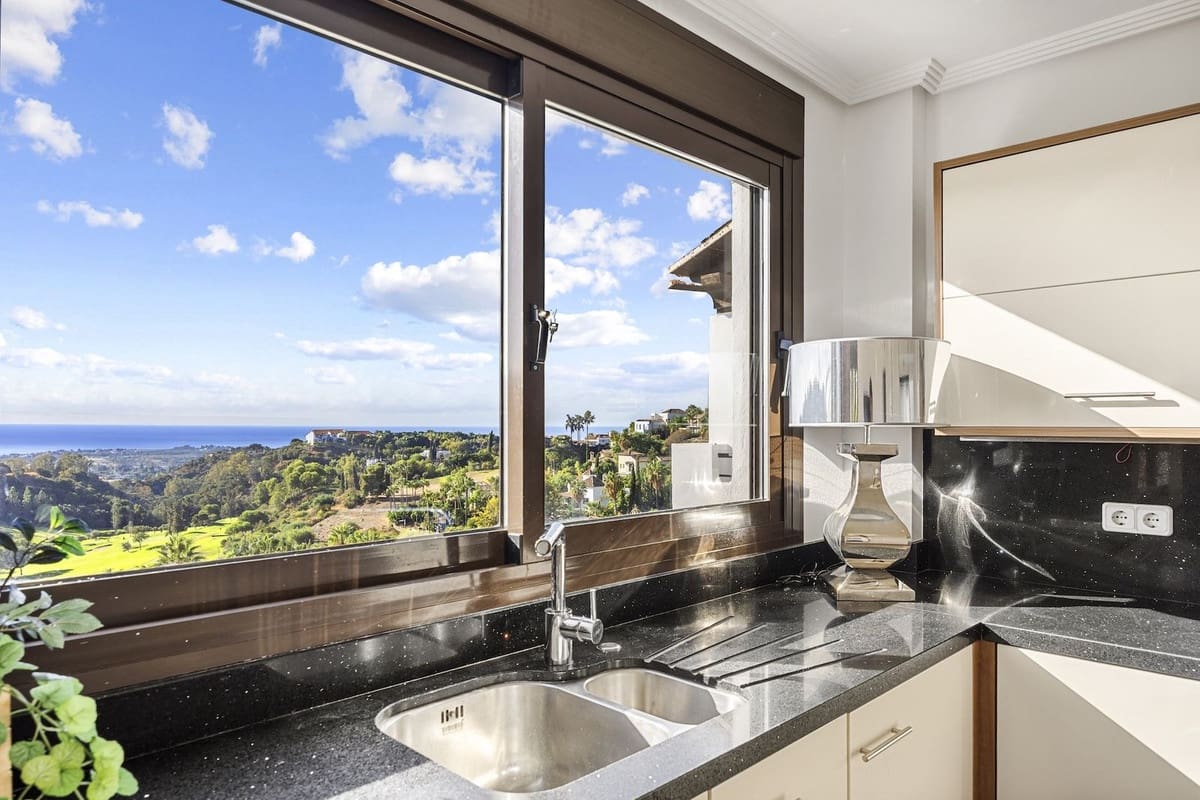 6 sovrum Villa till salu i Benahavis med pool garage - 2 300 000 € (Ref: 10122135)