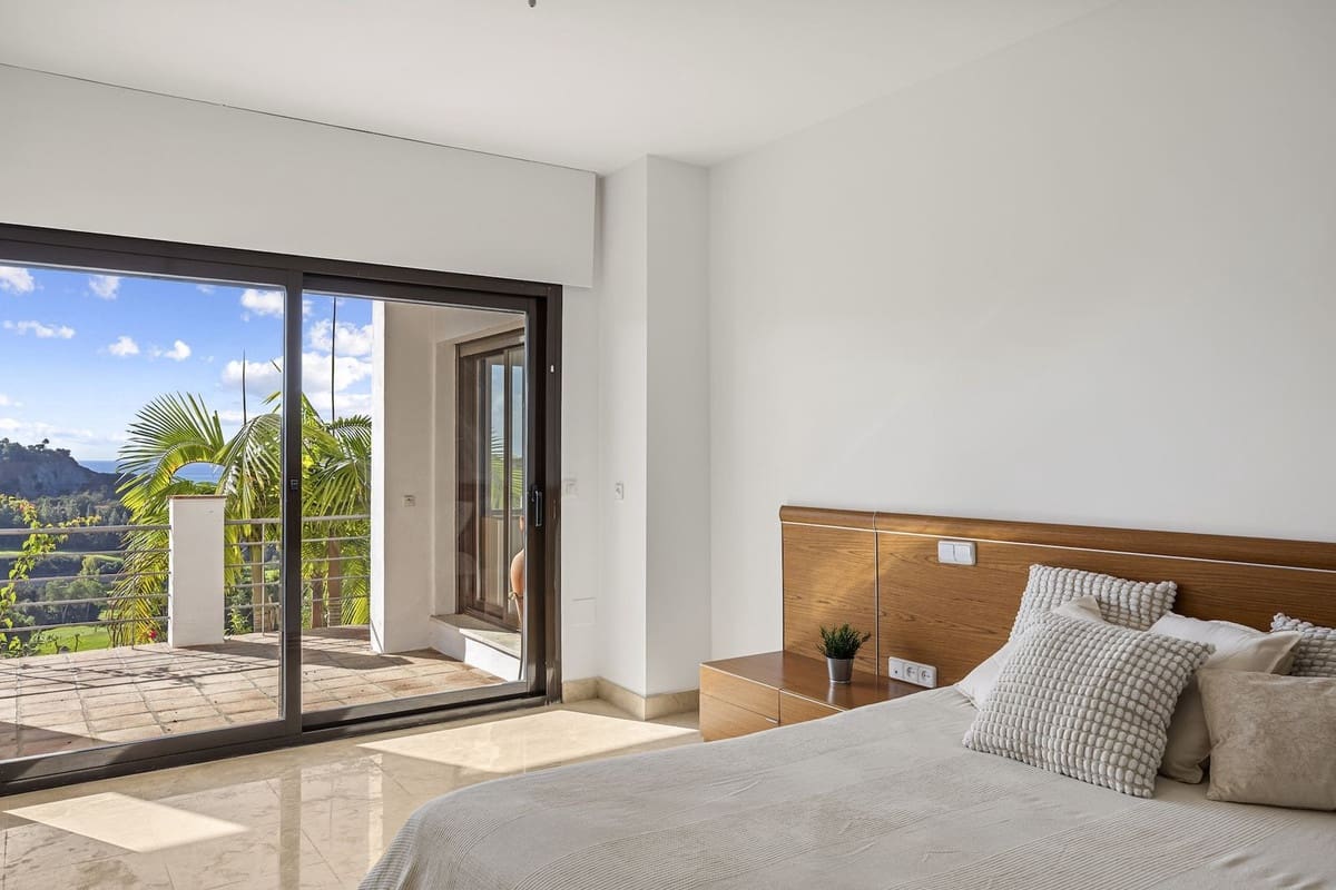 6 sovrum Villa till salu i Benahavis med pool garage - 2 300 000 € (Ref: 10122135)
