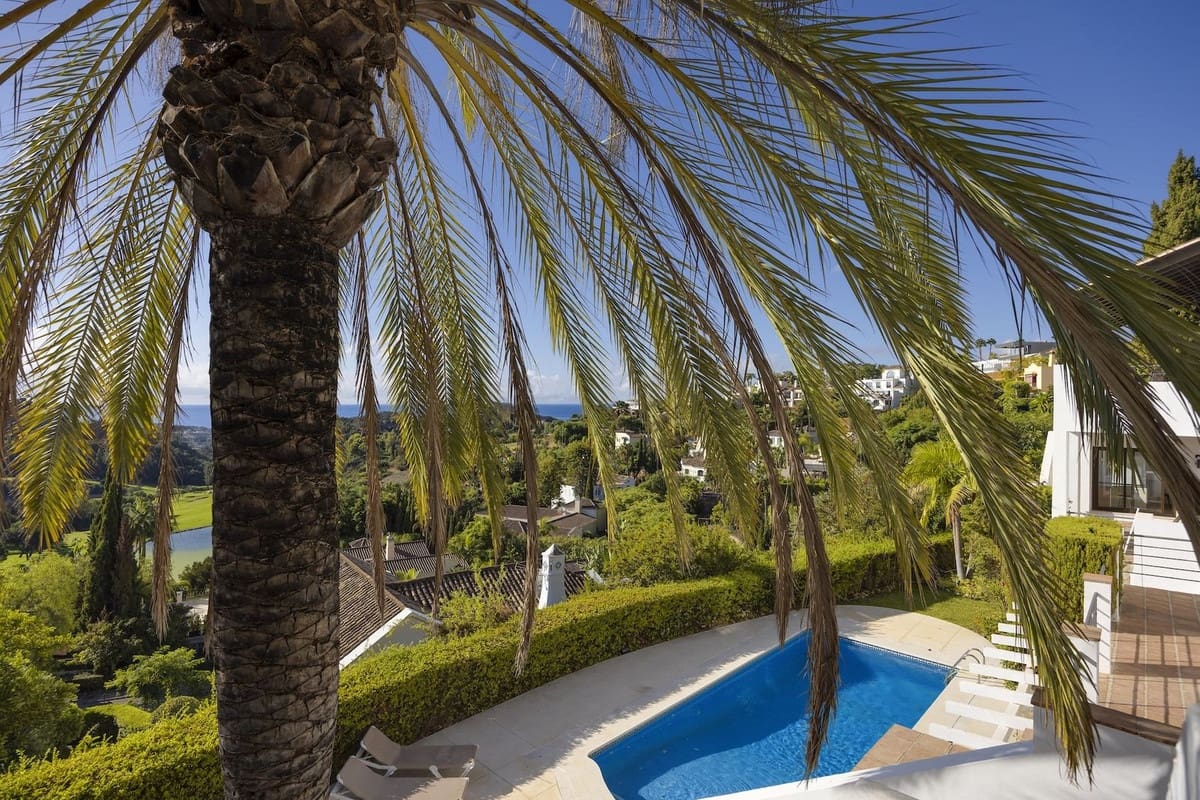 6 sovrum Villa till salu i Benahavis med pool garage - 2 300 000 € (Ref: 10122135)