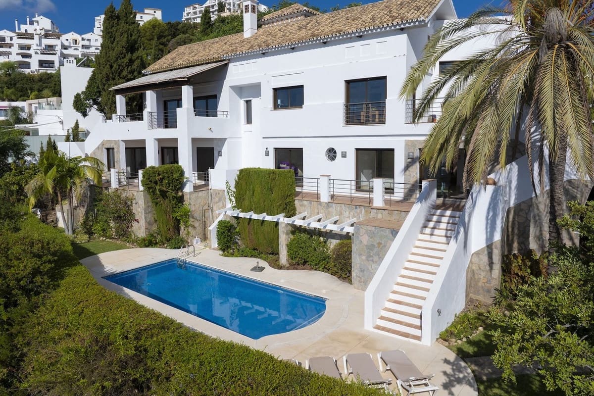 6 sovrum Villa till salu i Benahavis med pool garage - 2 300 000 € (Ref: 10122135)