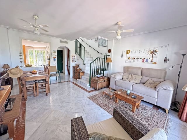 Casa de 2 habitaciones en Cabopino, Marbella en venta con piscina garaje - 525.000 € (Ref: 10122137)