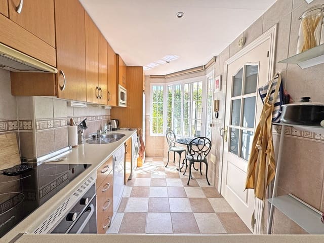 Casa de 2 habitaciones en Cabopino, Marbella en venta con piscina garaje - 525.000 € (Ref: 10122137)