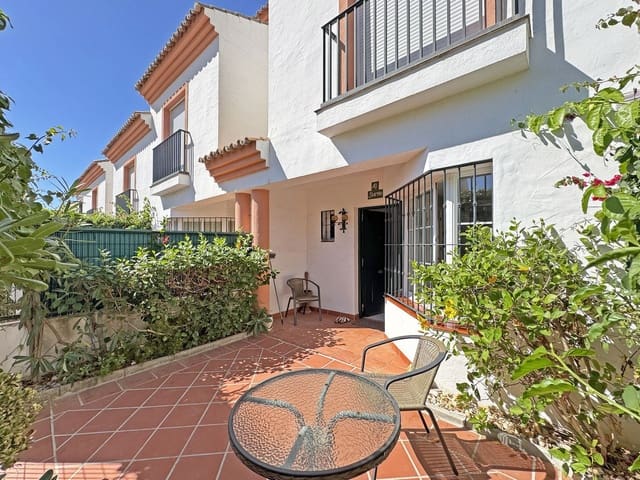 Casa de 2 habitaciones en Cabopino, Marbella en venta con piscina garaje - 525.000 € (Ref: 10122137)