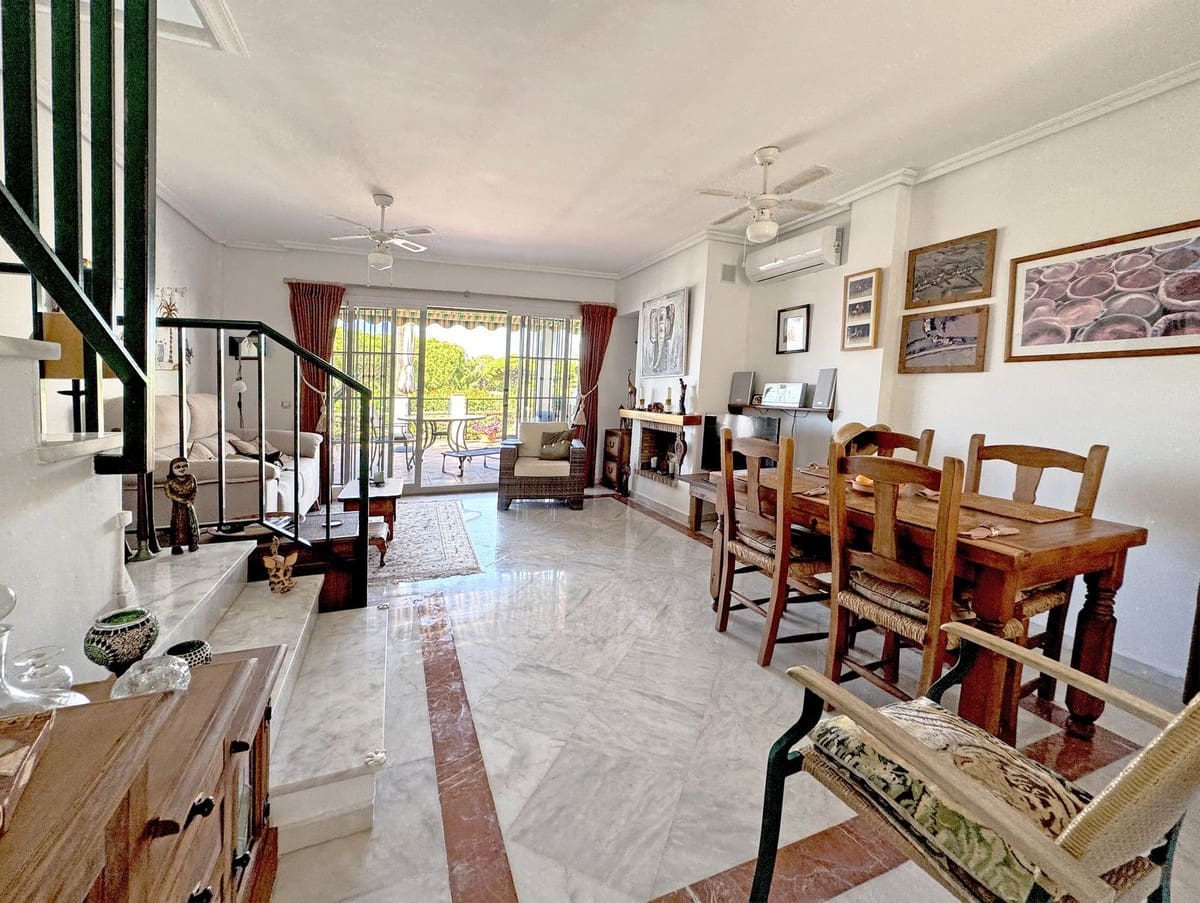 Casa de 2 habitaciones en Cabopino en venta con piscina garaje - 525.000 € (Ref: 10122137)