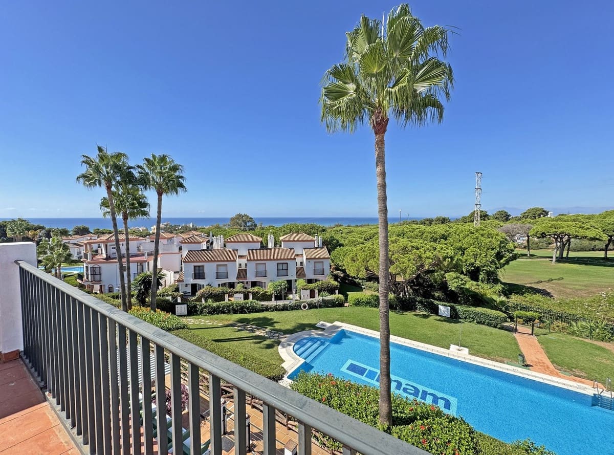Casa de 2 habitaciones en Cabopino en venta con piscina garaje - 525.000 € (Ref: 10122137)