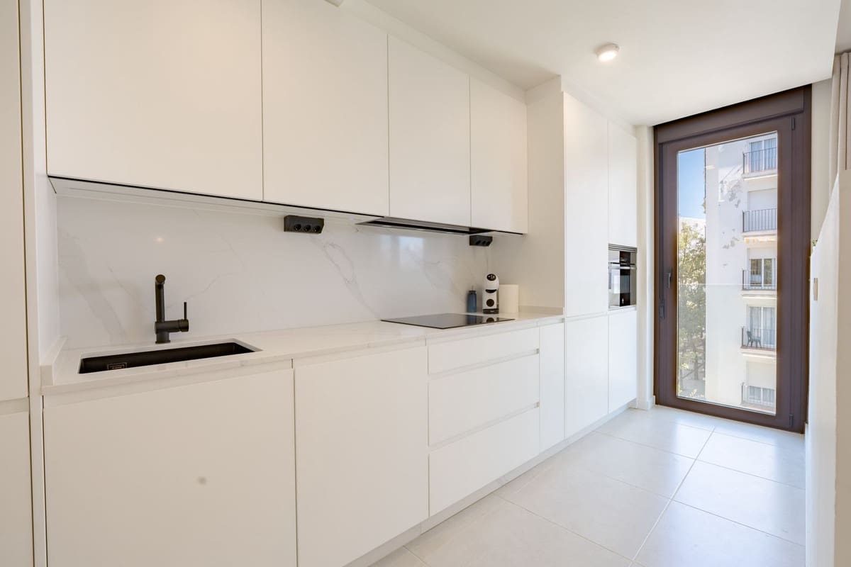 3 sypialnia Apartament na sprzedaż w Estepona z basenem garażem - 485 000 € (Ref: 10122142)